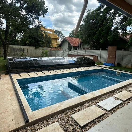 Cobertura Retrátil para Piscina em Chácaras Paulista, Várzea Paulista SP — Instalação em garagem residencial