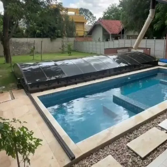 Cobertura Retrátil para Piscina em Chácaras Paulista, Várzea Paulista SP — Cobertura em área de piscina