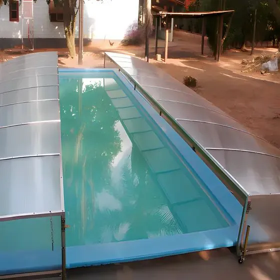 Cobertura Retrátil para Piscina em Chácaras Paulista, Várzea Paulista SP — Cobertura em passagem coberta entre ambientes