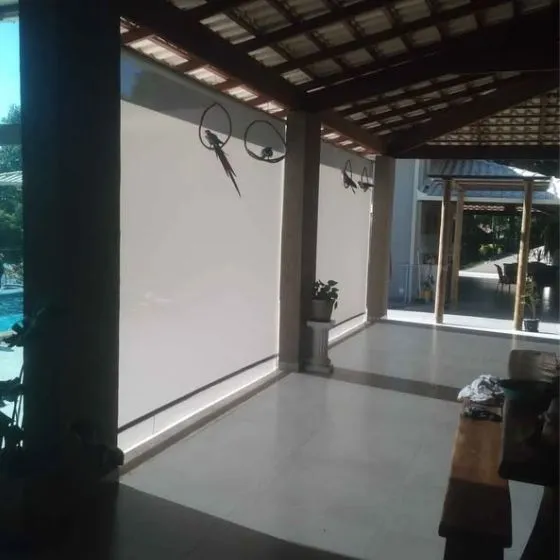 Toldo Cortina de Tela Screen em Jardim Olívio Moro, Várzea Paulista SP — Cobertura em passagem coberta entre ambientes